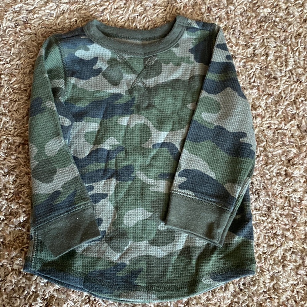 Old navy shirt size 12-18 months